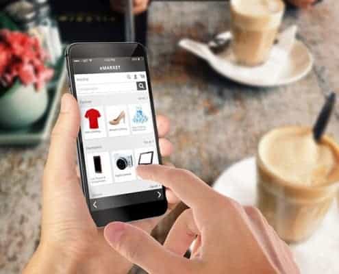 Los tres estadios de una tienda online caso de éxito marketing digital 10 Comprando en una tienda online desde un movil